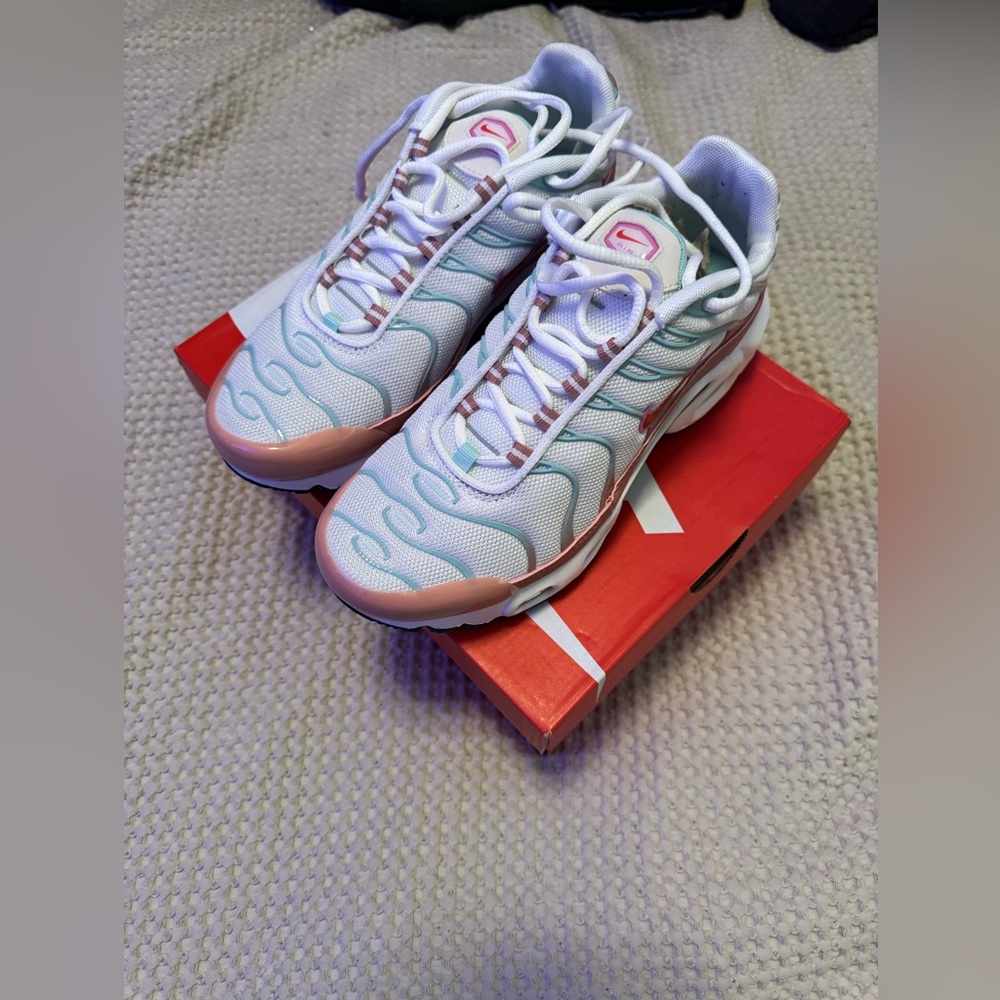 Nike Air Max Plus woman White Siren Red Stardust